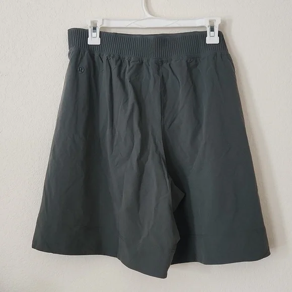 NWT Stretch Woven mid rise Bermuda Short 9" size xl - Picture 4 of 4